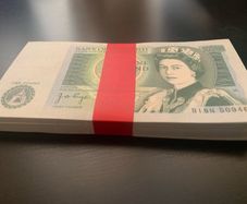 1 pound STG notes x 100