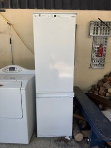 Integrated fridge freezer