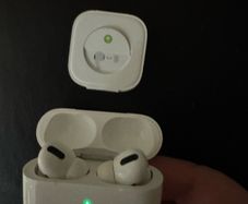 Apple AirPods Pro 1st generation (left with issue)