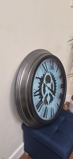 Decorative clock