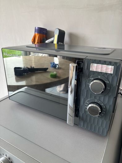 Russel Hobbs microwave