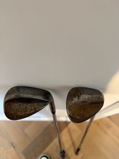 Golf 52 and 60 degree wedges