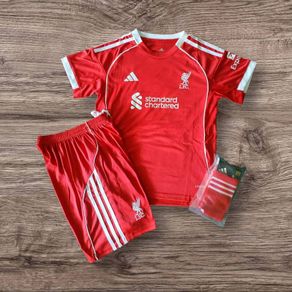 Liverpool (home) Kids Full Kit  4/5 , 5/6  Yrs