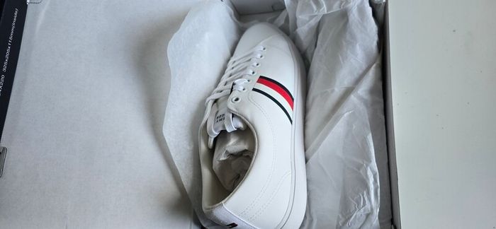 Tommy Hilfiger Men's Vulcanized Sneakers Core Stripes Mesh Low Top, White, EU 44, UK 10