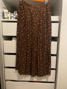 H&M premium chocolate brown &white spot pleat skirt