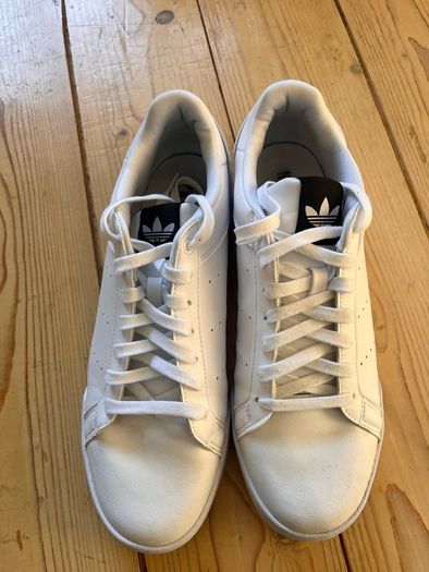 Adidas court Tourino