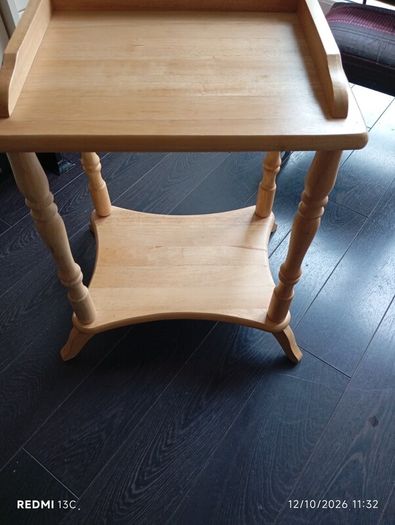 side oak table ,   2 tier