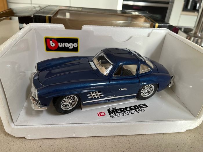 Mercedes  300 SL Gullwing Scale 1/18 Burago