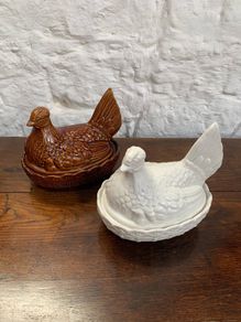 Pair of Portmeirion pottery hen tureens.