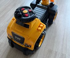 Ride On Megablocks digger