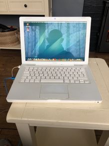 MacBook 1
