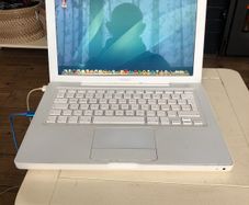 MacBook 1