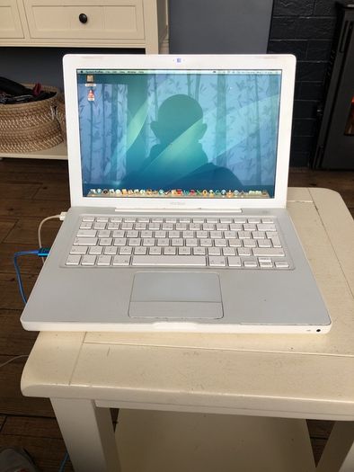 MacBook 1