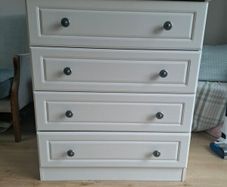 Chest of drawers