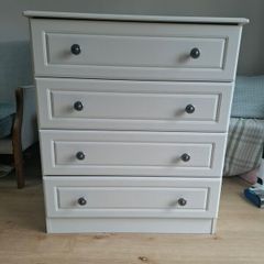 Chest of drawers