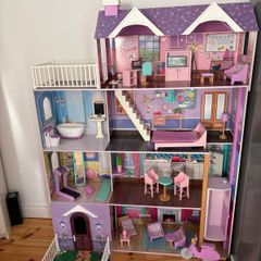 Lillie's Wooden Doll House