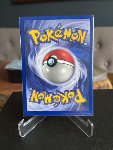 Pokemon Base set Machop 52/102 Near Mint Condition