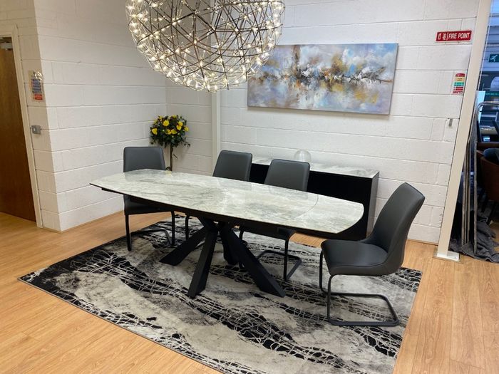 Brand new ceramic extending dining table
