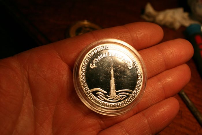2010 United Arab Emirates Dubai Burj Khalifa Opening Medal Badge Coin Award
