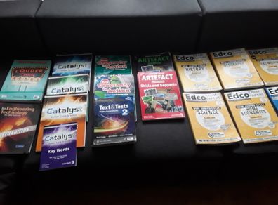 Yunior Cert books