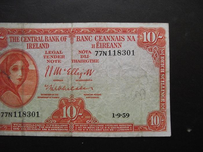 The Central Bank of Ireland. Lady Lavery 10 shillings (1959)#4