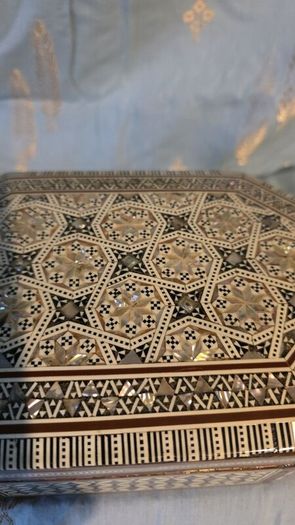 Octagonal inlaid wooden box with mother-of-pearl