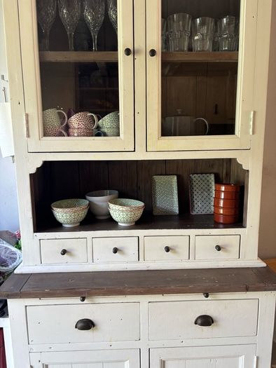 Kitchen display cabinet