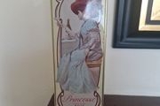 champagne tin