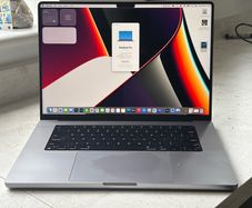 MacBook Pro M1 32GB 512GB SSD 16 inch