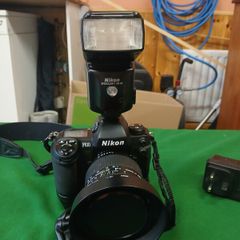 Nikon F100