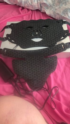 red light face mask and neck mask only used 1 time .cost 300e receipt  in add .