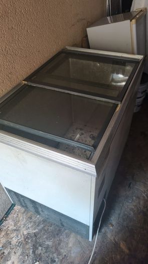 Deep freezer