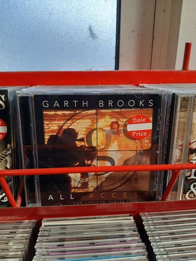 American Country music CD's (OVER 450 CDs)