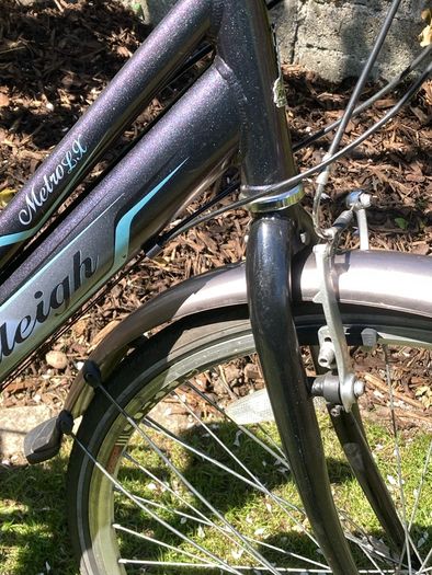 Ladies Raleigh Hybrid Bike