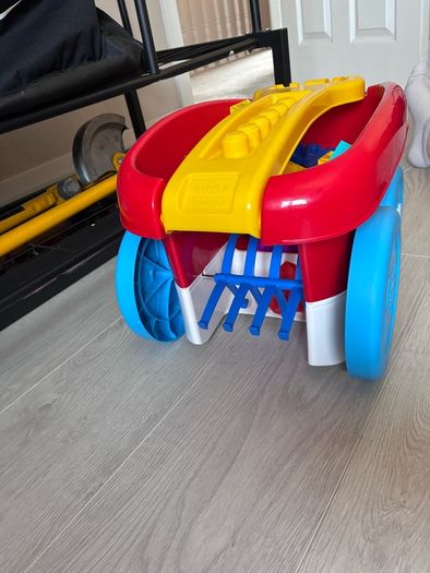 Mega Bloks Scooping Wagon