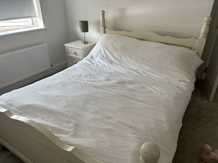 King size bed
