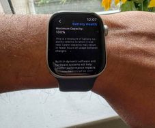 Apple Watch Series 10 (42mm GPS) - Pristine Condition (100% Battery) + Premium Bundle!