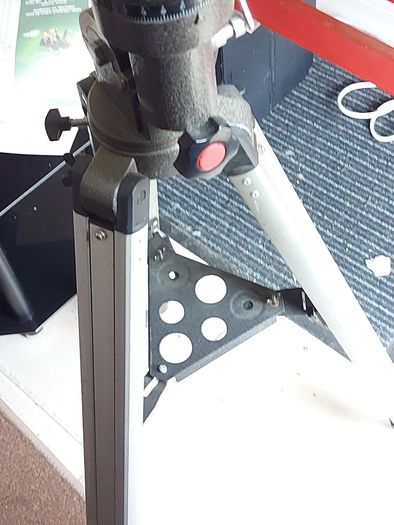 SKYLUX Refractor Telescope, 96-18800, F=700, D=70, with Tripod in very good condition