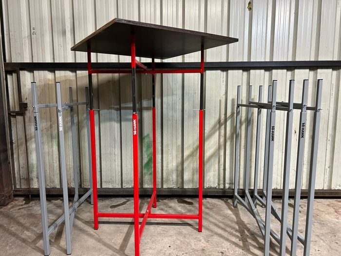 HI-HAWK Height adjustable plastering stands