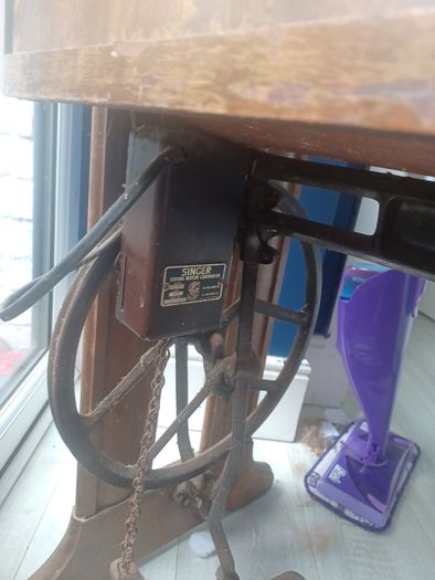 Vintage Singer Sewing Machine