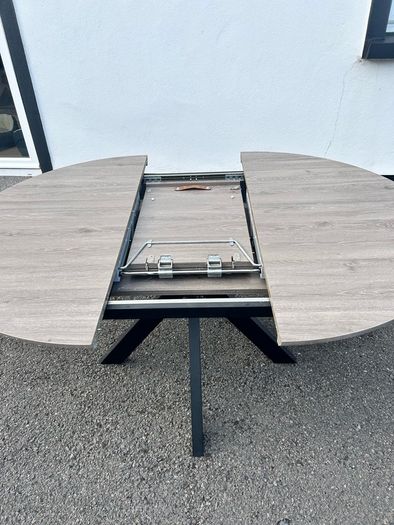 Kitchen table