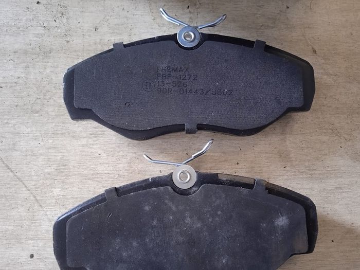 Ren / Opel / Vaux / front brake pads