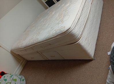 King Size Sealy Divan bed