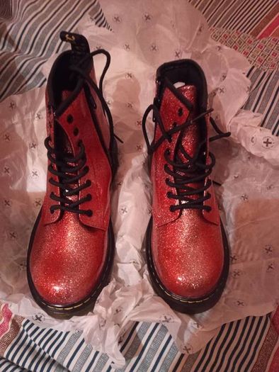 Dr Martens 1460 glitter geranium red, uk2