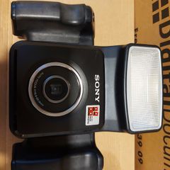 Sony Digital Still Camera Model DKC-C300X, Takes 4 AA Batteries, Working perfect and in excellent condition