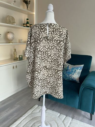 Ladies Short Sleeved Round Neck Top from Only Carmakoma