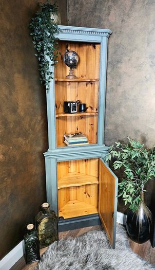Corner display unit
