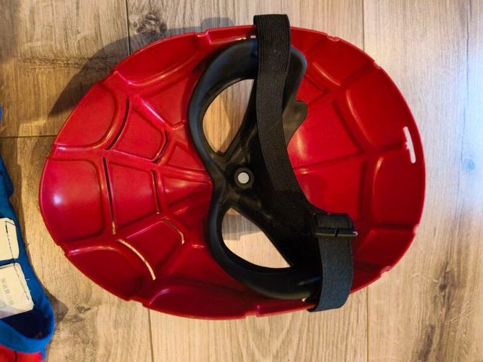 Spiderman costume age 6-8