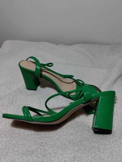Beautiful Green Shoes New