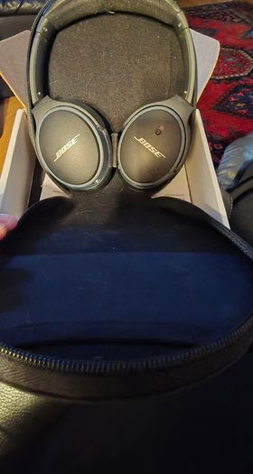 Bose SoundLink Around-Ear Wireless Headphones II Black
